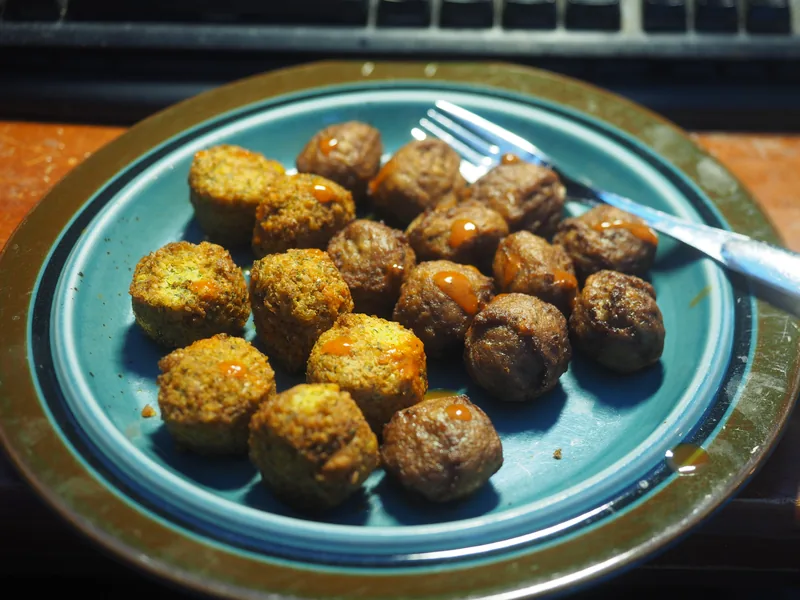 Frisch frittierte Falafelbällchen